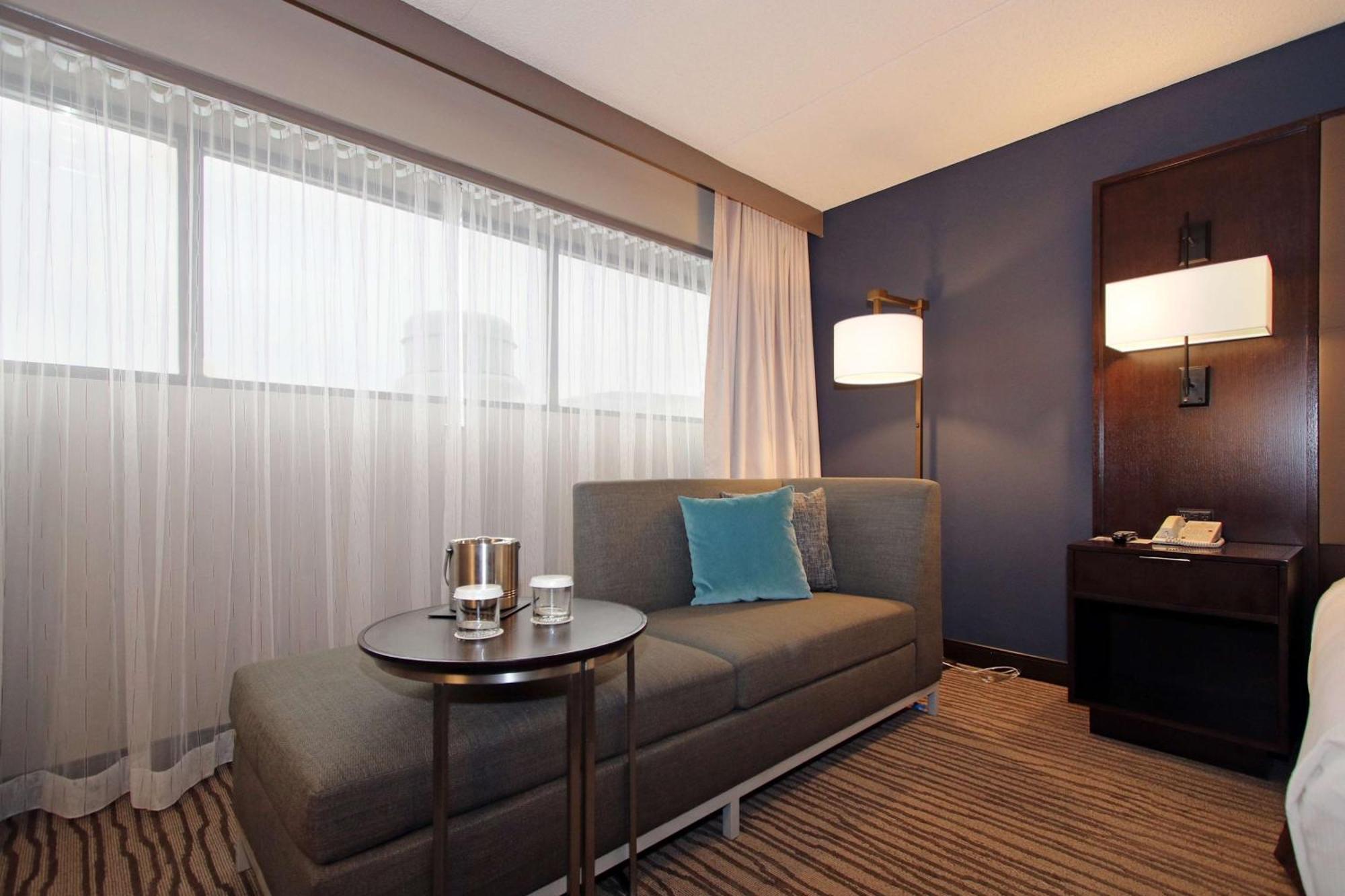 Doubletree By Hilton Hotel Newark Airport Exterior foto