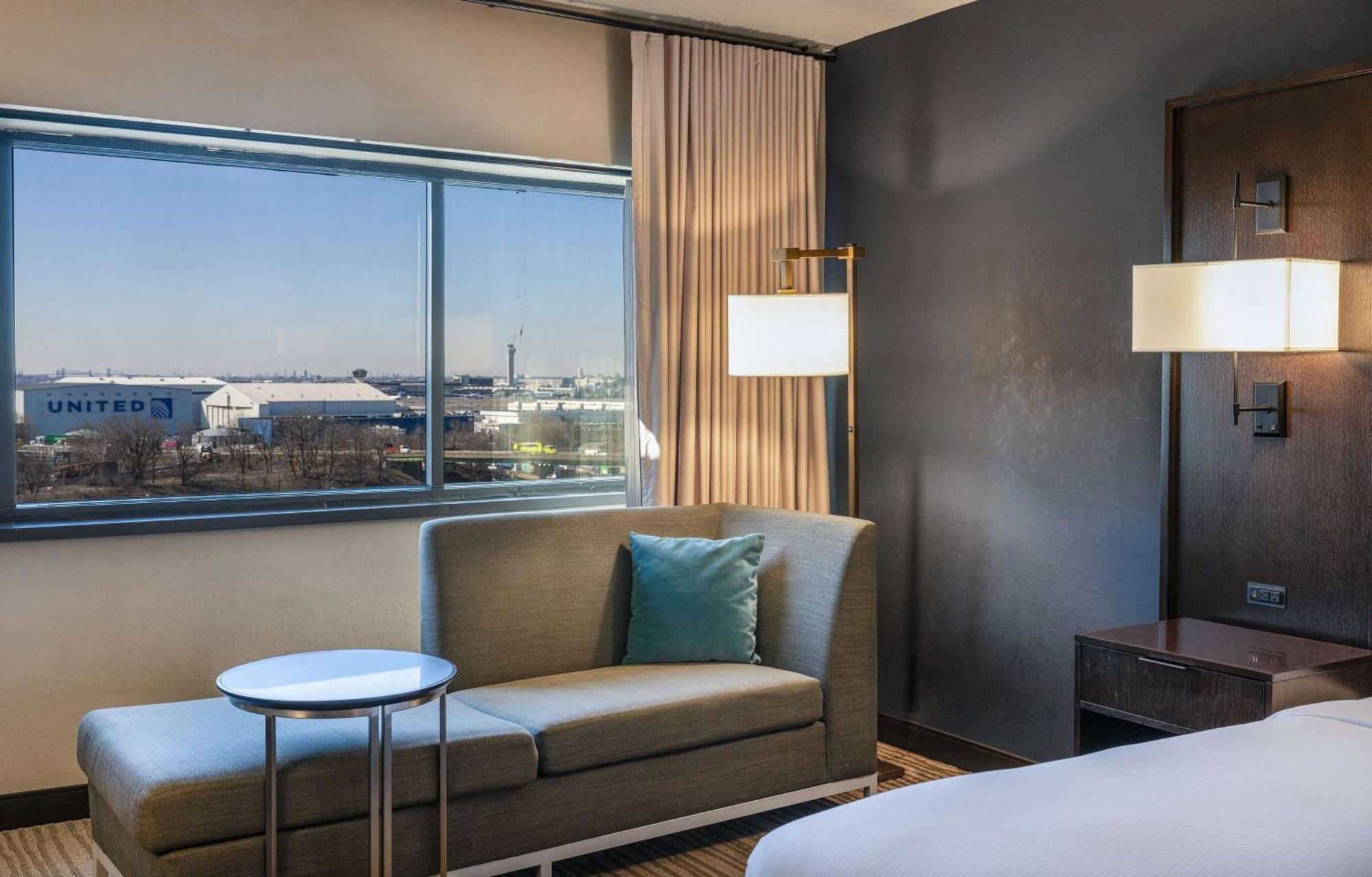 Doubletree By Hilton Hotel Newark Airport Exterior foto