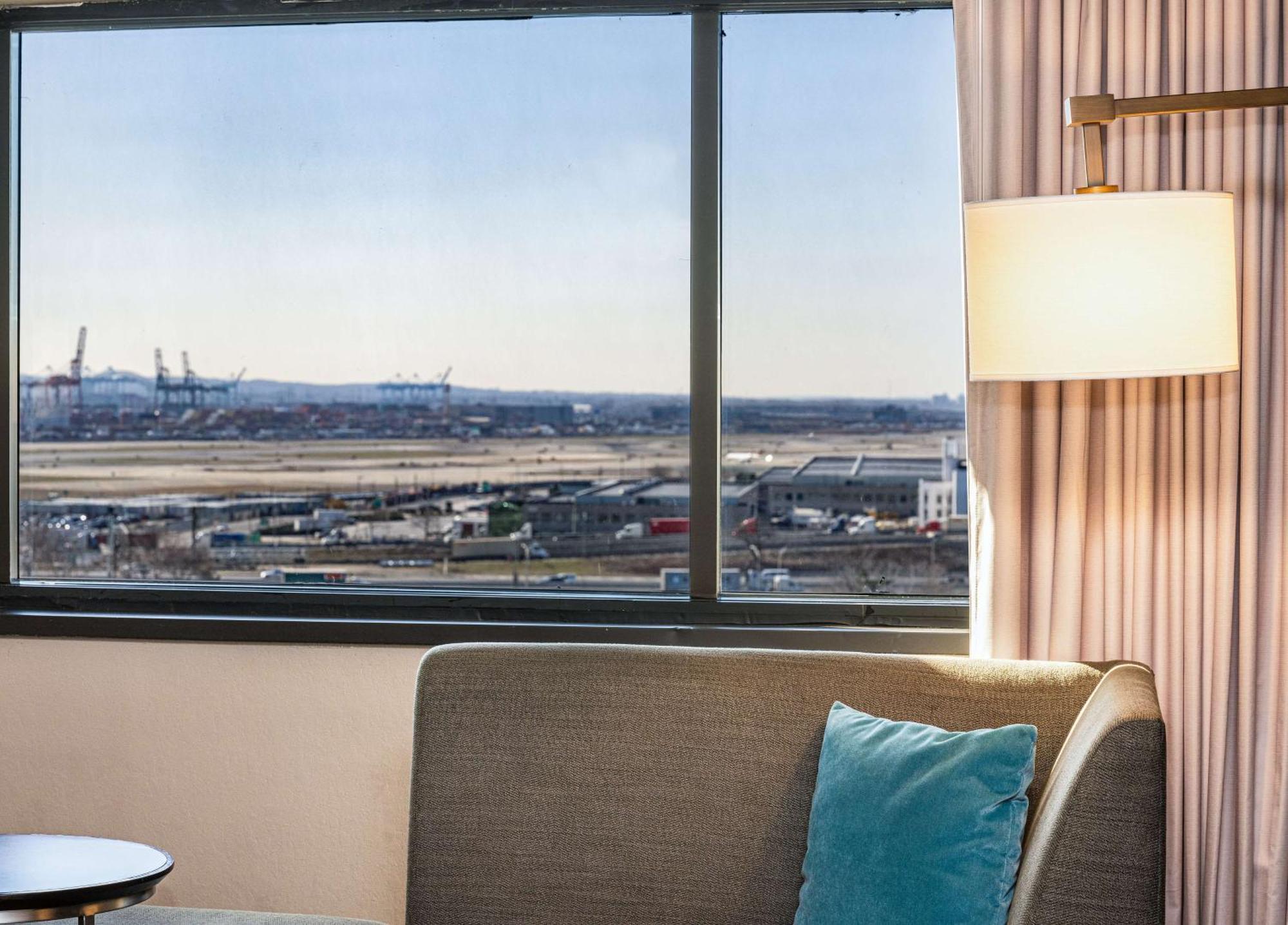 Doubletree By Hilton Hotel Newark Airport Exterior foto